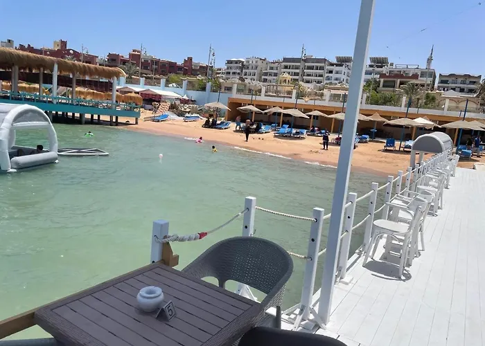 بيت شباب Serafy Center For Foreigners Adults Only *